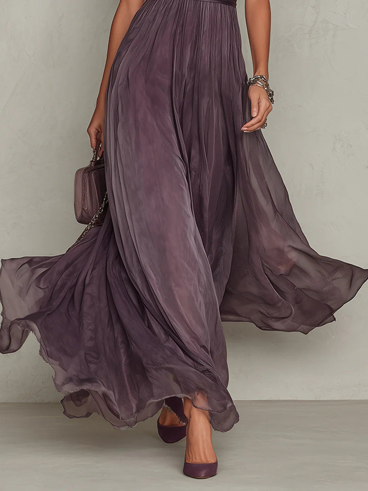 Flavia - Robe longue violette avec décolleté en clé, bord en dentelle de chiffon
